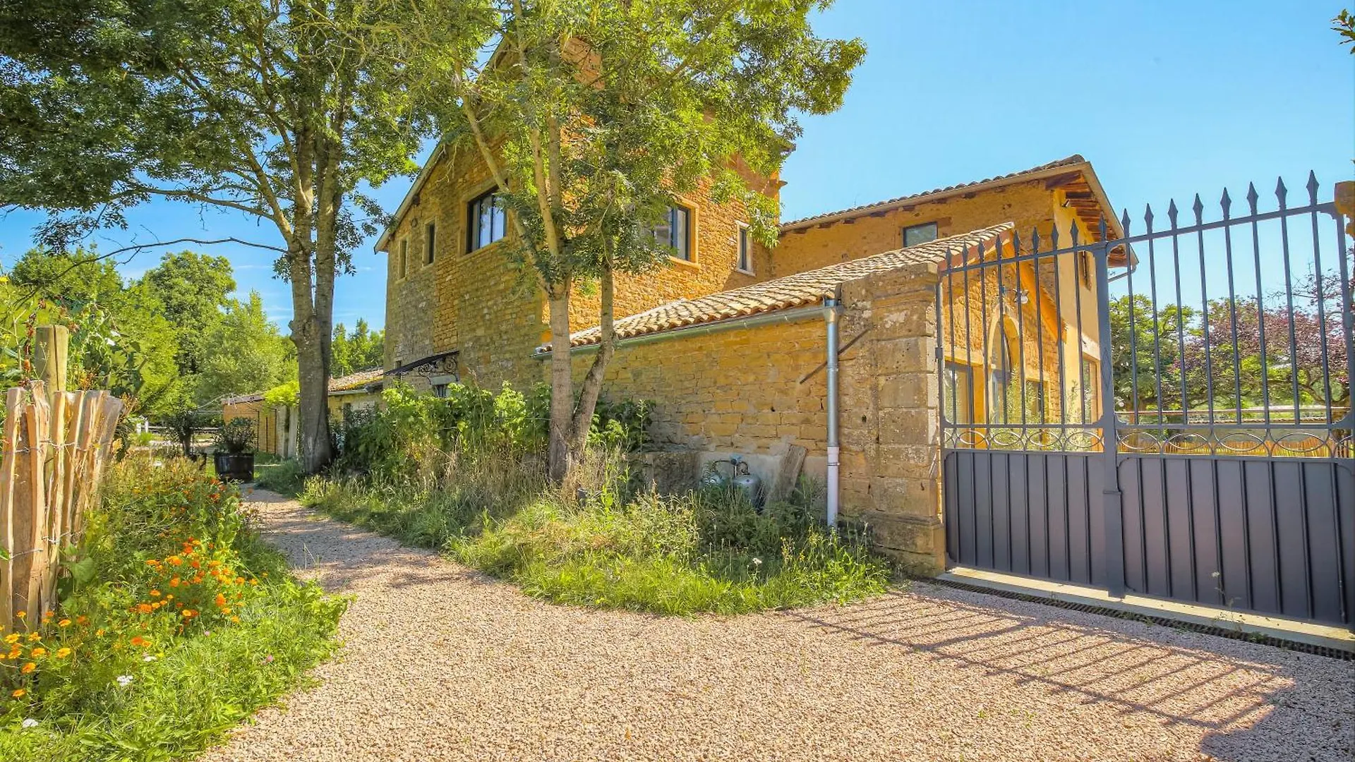 Bed & Breakfast Chambre Comfort - Ancien Cuvage Des Pierres Doree Denice