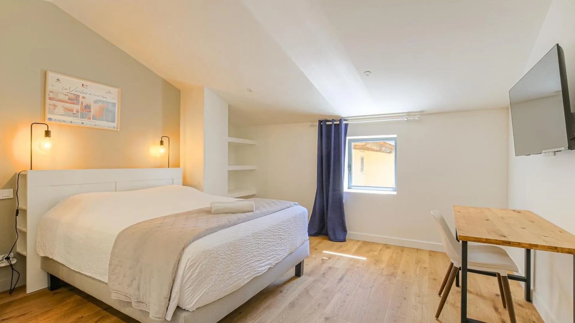 Chambre Comfort - Ancien Cuvage Des Pierres Doree Denice Bed & Breakfast